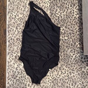 Summersalt Sidestroke 10 Black One-Shoulder Swimsuit